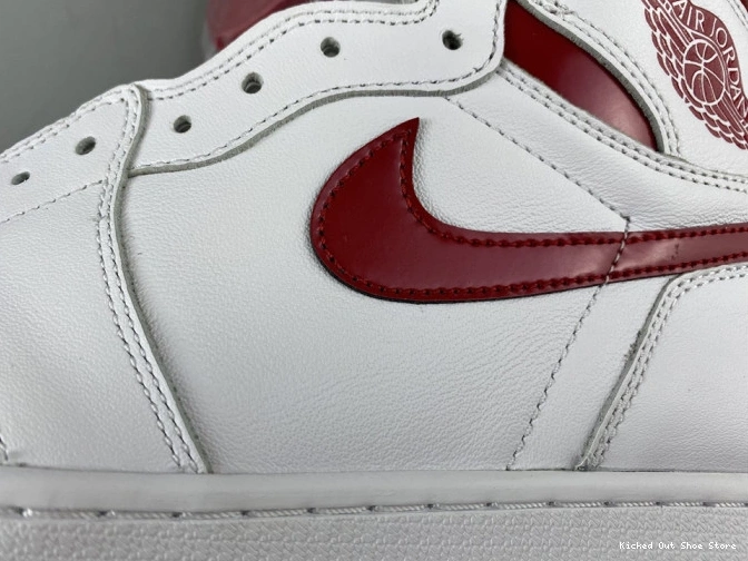 Kick Theory (2017) Retro Air 1 Red 555088-103 Metallic Jordan 0818